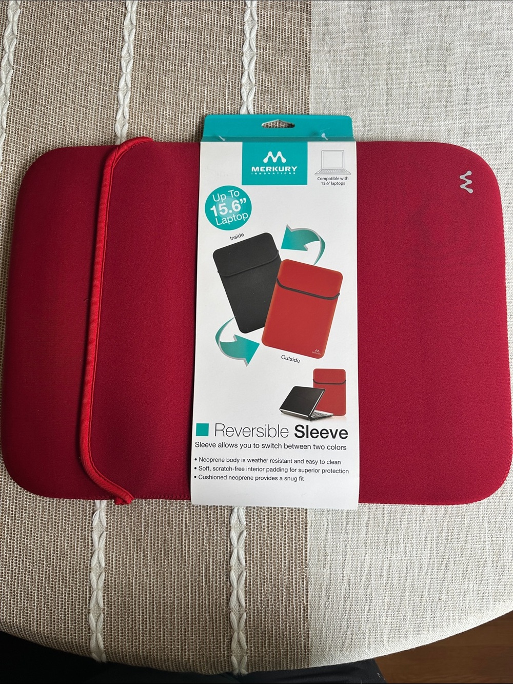 Merkury Reversible Laptop Sleeve - Red